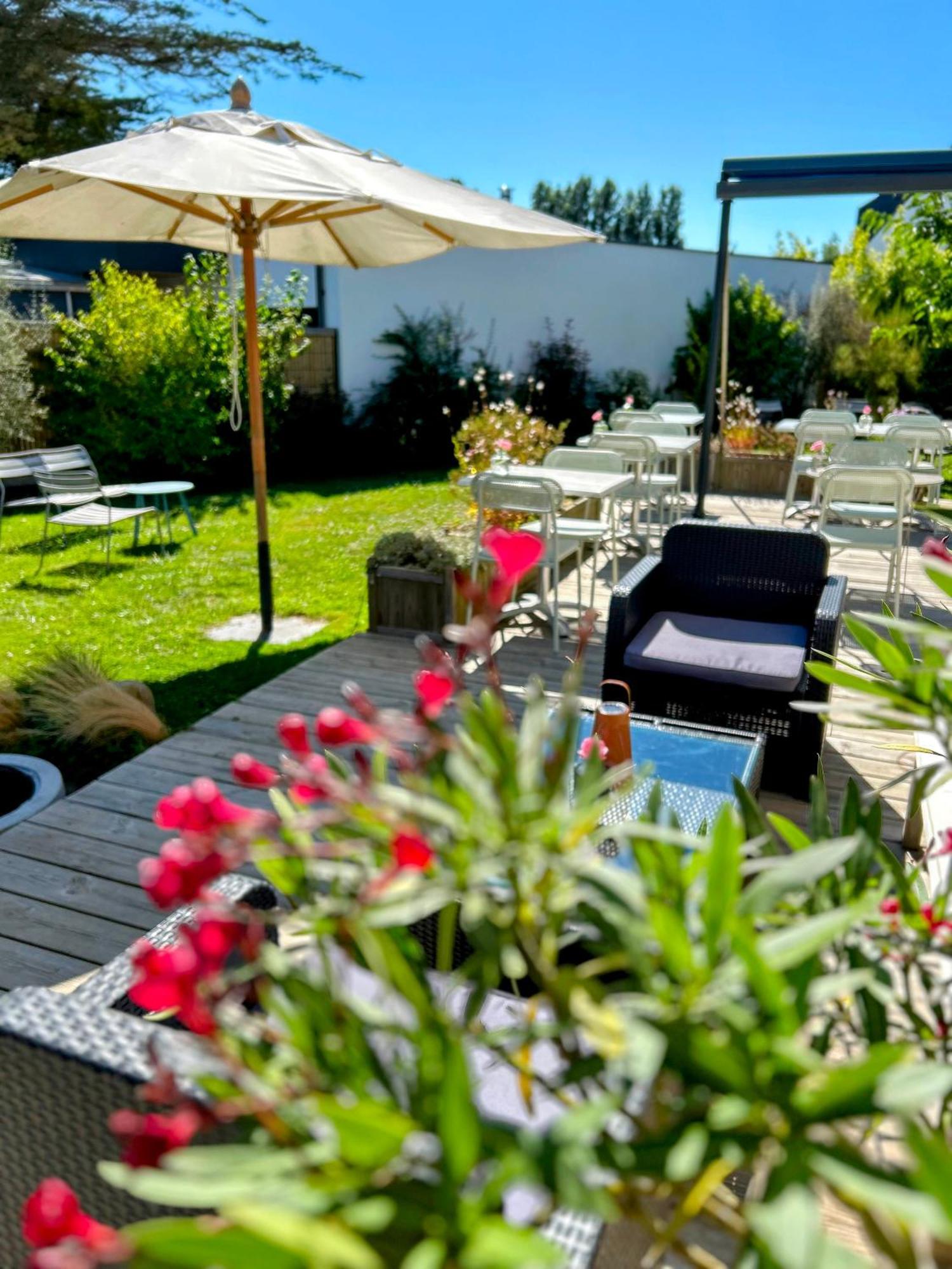 Hotel Restaurant La Voile Bleue Erdeven Buitenkant foto